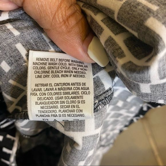 Covington Black & White Womens Button Up Short Sleeve Blouse Shirt Size XL - Picture 6 of 6